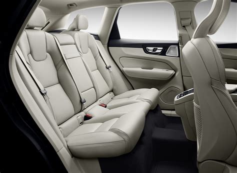 2025 Volvo XC60 Luxury SUV | Volvo Cars Ontario