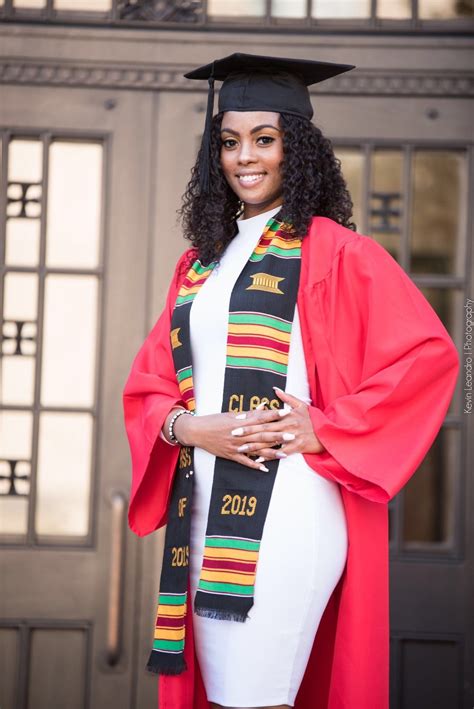 Who gets a graduation stole? Can anyone wear a graduation stole ...