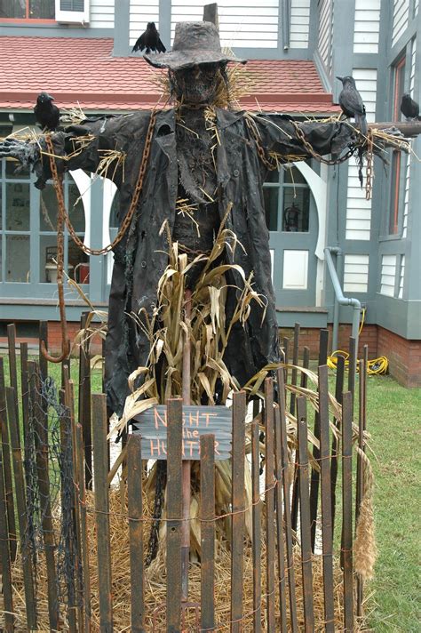 Scarecrow Alley | Halloween outdoor decorations, Scary halloween ...