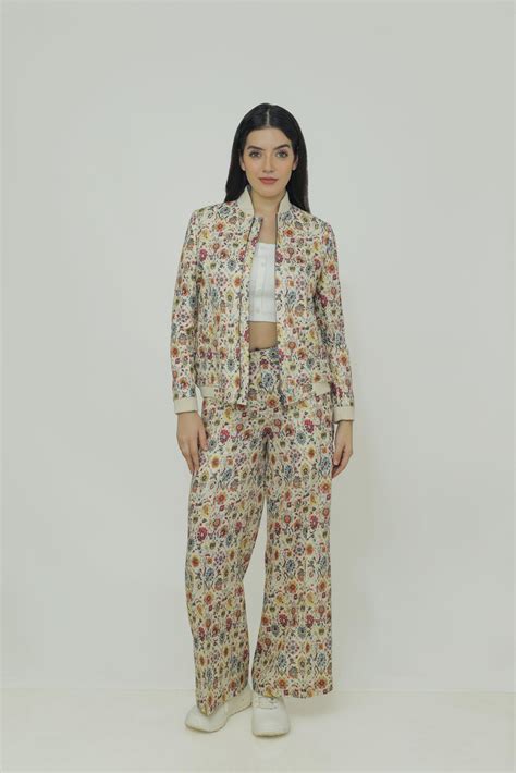 Women Blazer Styling Tips - The Small Changes That Make a Big Differen