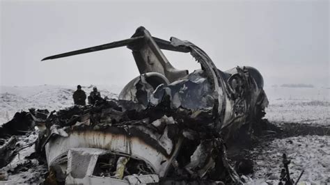 美国一飞机遭遇鸟击鼻子撞出2个大洞 鸟”钻“进机鼻 - 航空安全 - 航空圈——航空信息、大数据平台