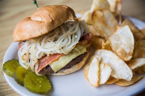 Explorer’s Choice – Nutz Deep Burgers | Explore Marshfield