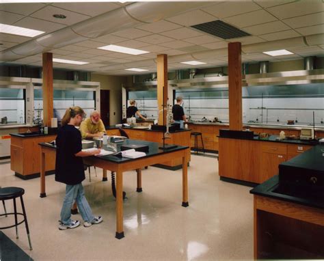 Science Building 的图像结果