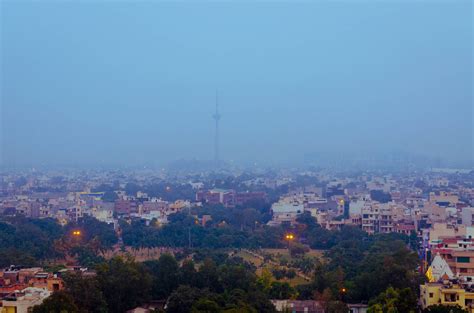 Delhi wakes up to season’s coldest day; cold spell likely to spill over ...