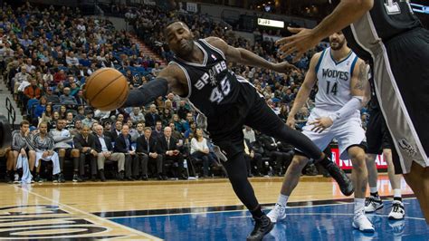 Knicks end Spurs' 11-game winning streak with early surge leading to decisive 114-89 victory