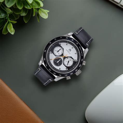 5 Reasons Every Motorsport Fan Needs a Racing Chronograph | AXELL