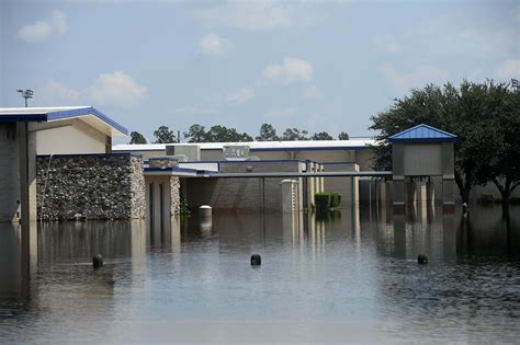 Voters approve Hardin-Jefferson ISD bonds