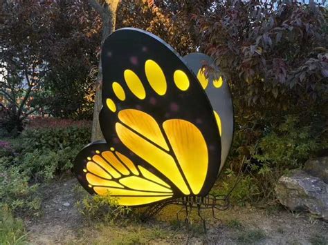 蝴蝶雕塑_无锡格物景观雕塑工程有限公司