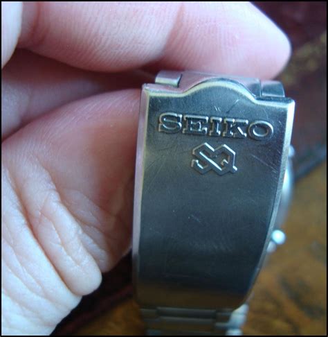 Seiko Digital Watch 0439-4009 | Watches and Clock Data Base