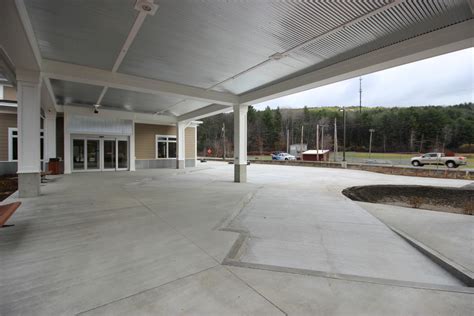 Dartmouth Coach: North Branch Construction