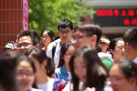 河北省报考热度可能降低，高考生可以捡漏，推荐几所唐山的大学_腾讯新闻