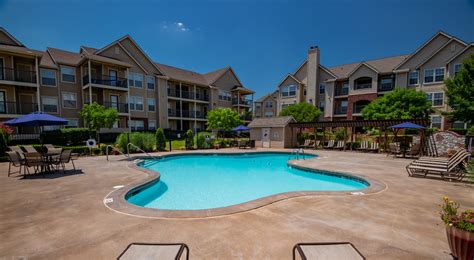Luxury Edmond, OK Apartments | Fountain Lake