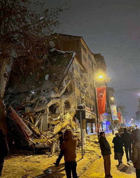 土耳其强震已致土叙两国逾7800人遇难_世卫组织_地震_埃尔多安