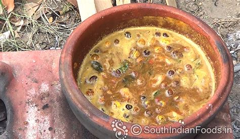 Srirangam Vathal Kuzhambu Recipe