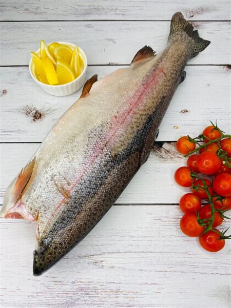 Форель (тушка) без головы, Карелия - Морепродукты и рыба – купить с ...