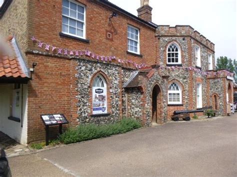 Paper plate painting Porcelain style, Lowestoft Museum, Whitby, 21 ...