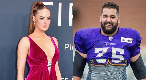 Haley Kalil Was Getting All The Attention At Golden Globe Awards As She ...