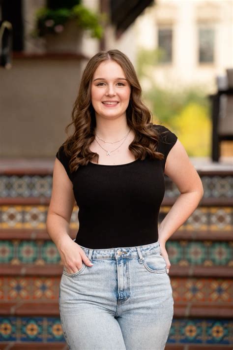 Senior photo outfit ideas – Artofit