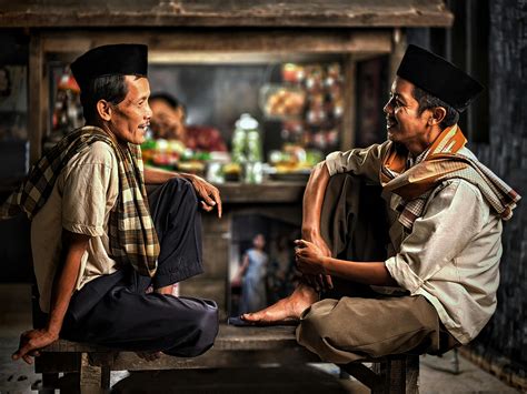 Two-Person Conversation 的图像结果