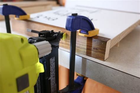 How to Frame a Simple Sign 的图像结果