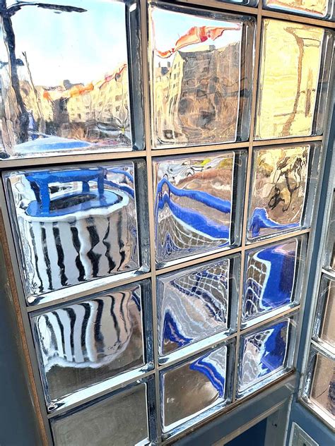 Mortarless Glass Block Installation