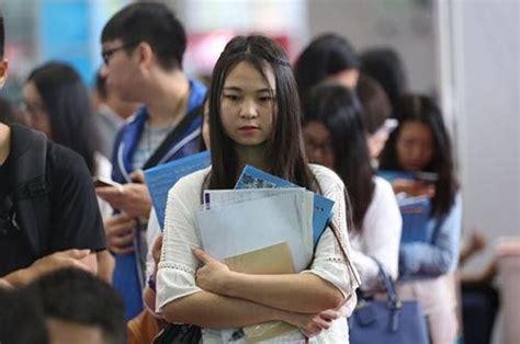 赴美中国留学生被要求离境？校方寻解决方案
