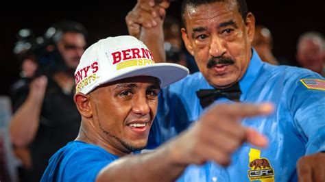Classic brawler vs. boxer matchup headlines Golden Boy on ESPN card - ESPN