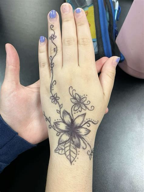 Pin by Desaree keel on Pins by you in 2025 | Hand tattoos, Cute hand tattoos, Cute henna tattoos