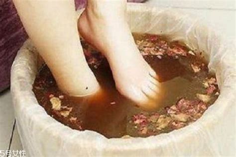 茶叶水泡脚能去脚臭吗 茶叶泡脚的正确方法—【NMN观察】