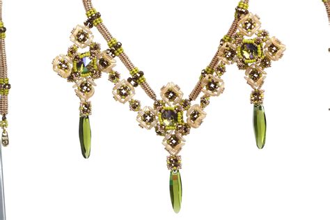 Crystal Beading Tutorials 的图像结果