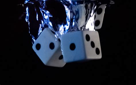 Download wallpaper 1680x1050 dice, cubes, water, splash, black ...