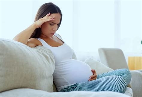 Twitchy Eye in Pregnancy: Causes, Signs & Treatment