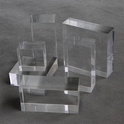 3/4 Clear acrylic/Lucite/Plexiglass Blocks and Bases - Etsy.de