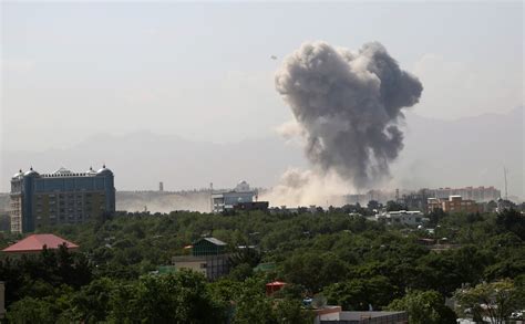 阿富汗首都喀布尔发生爆炸 市中心烟雾滚滚