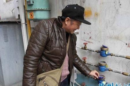 厕所改造致水表两月“跑水”2000多吨 村民缴不起水费停水近两月_腾讯新闻