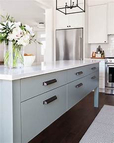 kitchen cabinet handle ideas top 70 best kitchen cabinet hardware ideas knob and pull designs kitchen cabinet handle ideas top 70 best kitchen cabinet hardware ideas knob and pull designs
