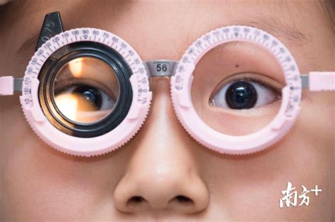 3D演示激光手术治疗近视的原理