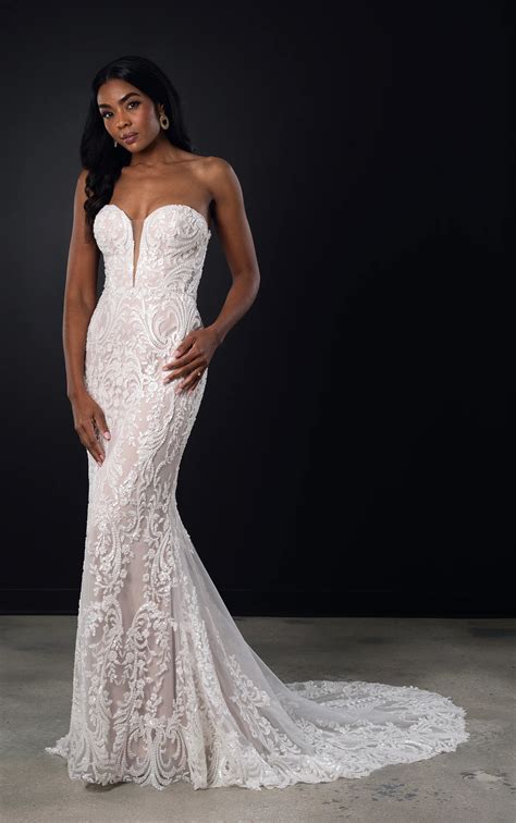 Exquisite Sexy Lace Fit-and-Flare Wedding Dress