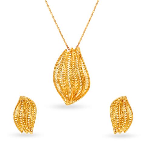 Modish Yellow Gold Spathe Pendant and Earrings Set