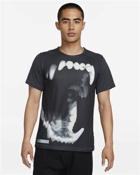 Nike Dri-FIT ADV Run Division Men's Short-Sleeve Running Top. Nike IN