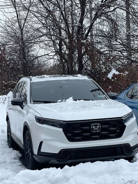 Honda CR-V Hybrid 2024 in Snow White