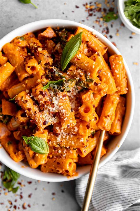 Spicy Vodka Rigatoni - Jar Of Lemons