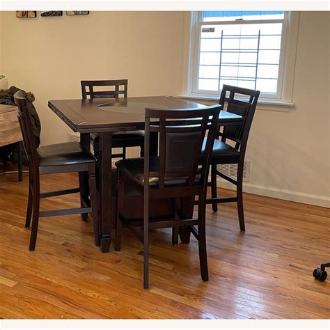 Raymour And Flanigan Dining Room