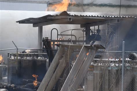 Exploding Tanks 的图像结果