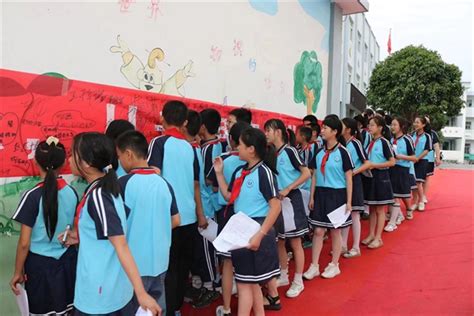 我校2010级举行毕业典礼 - 山东省临沂第一中学