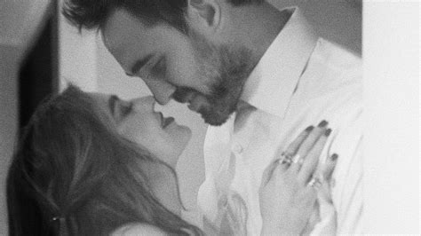 Sofía Castro y Pablo Bernot se han casado por el civil en la Ciudad de México | ¡HOLA!