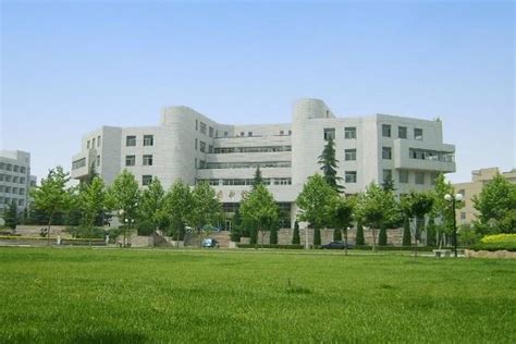 我院学生到中国•济南创新谷参观学习-山东管理学院 工商学院