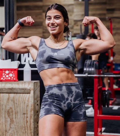 Sara Saffari’s Age, Height, Nationality, Husband, Net Worth