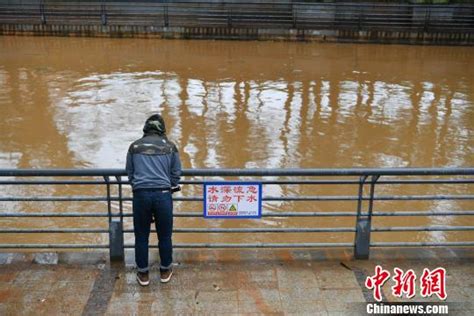 湖北襄阳一夜大雨过后 城区多地积水-图片-中国天气网