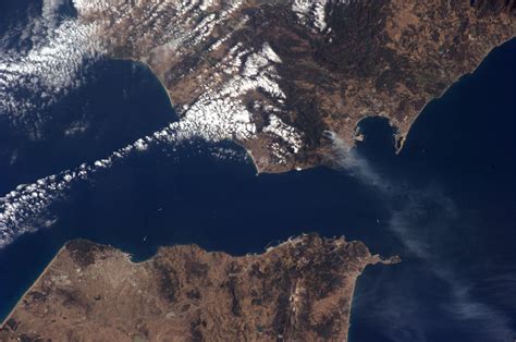 Space in Images - 2015 - 04 - Strait of Gibraltar